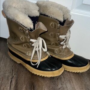 Sorel Tan and Black Winter Boots with Fur Lining